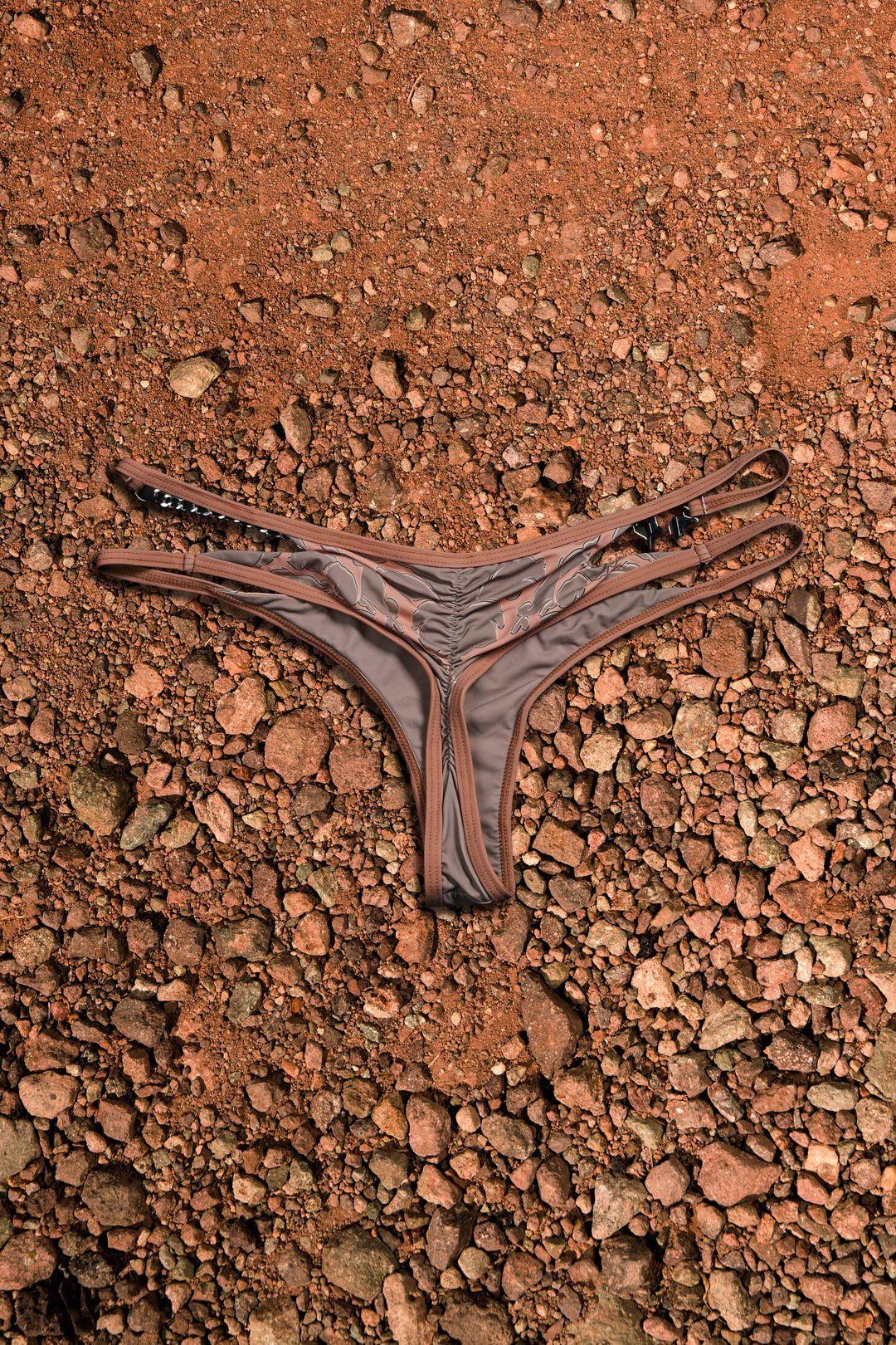 Unchained Chainkini Bottom in Fudge