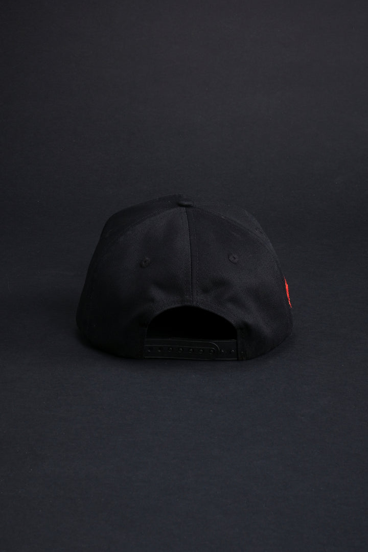 On The Rise 5 Panel Snapback Hat in Black