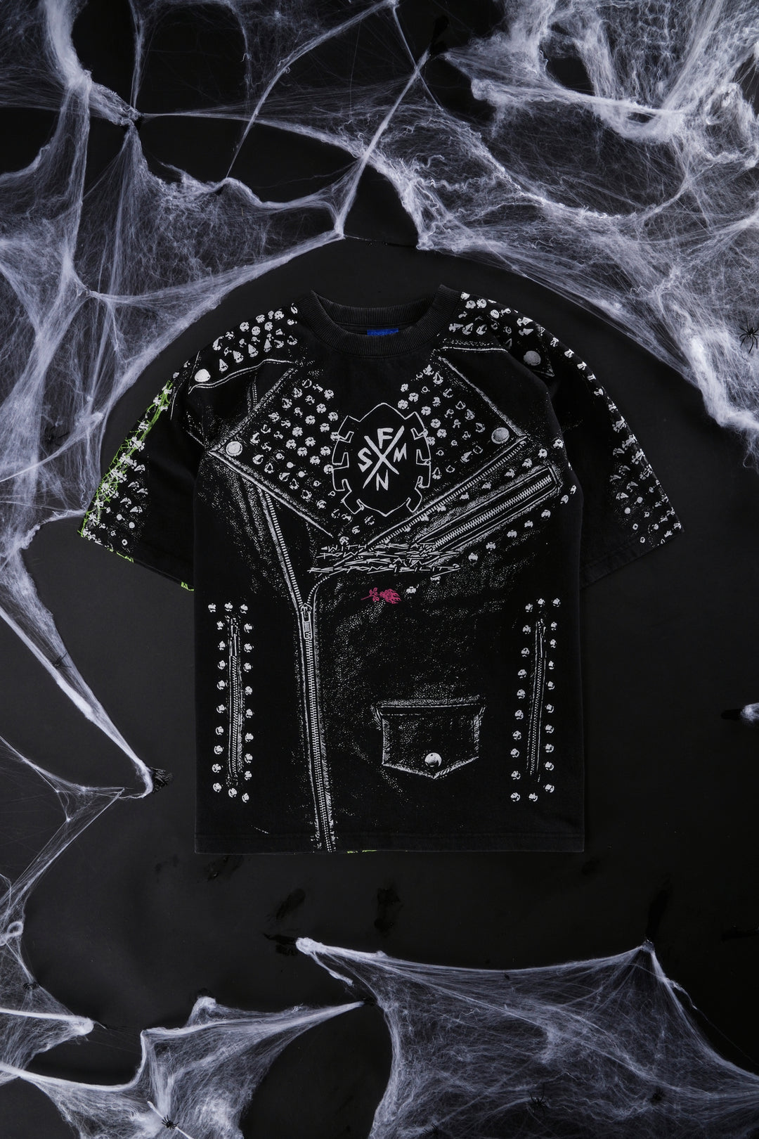 Circle Webs SBS 199X Oversized Tee in Vintage Black