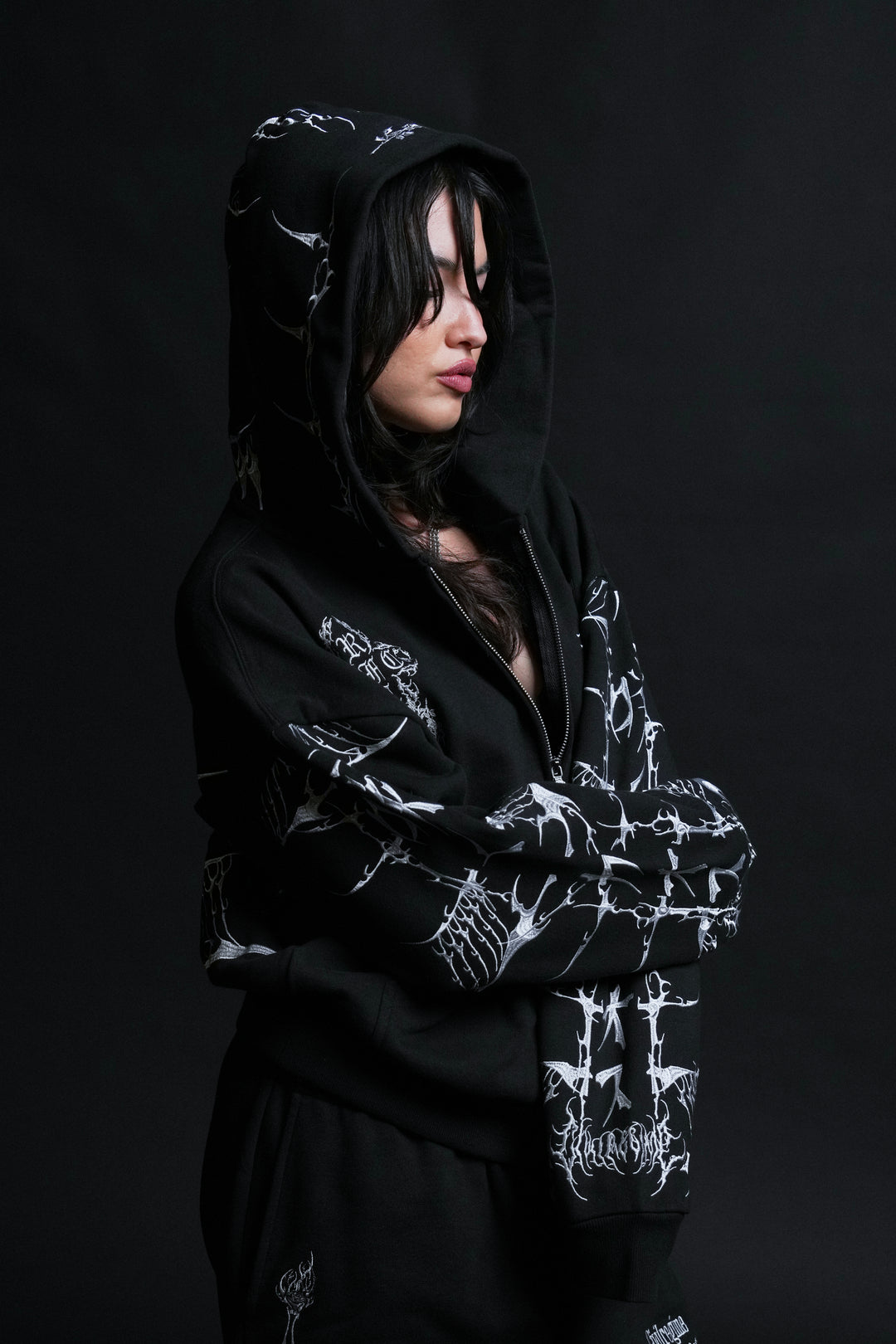 Bankai Brigade Outliers Distressed Zip Up Hoodie in Black