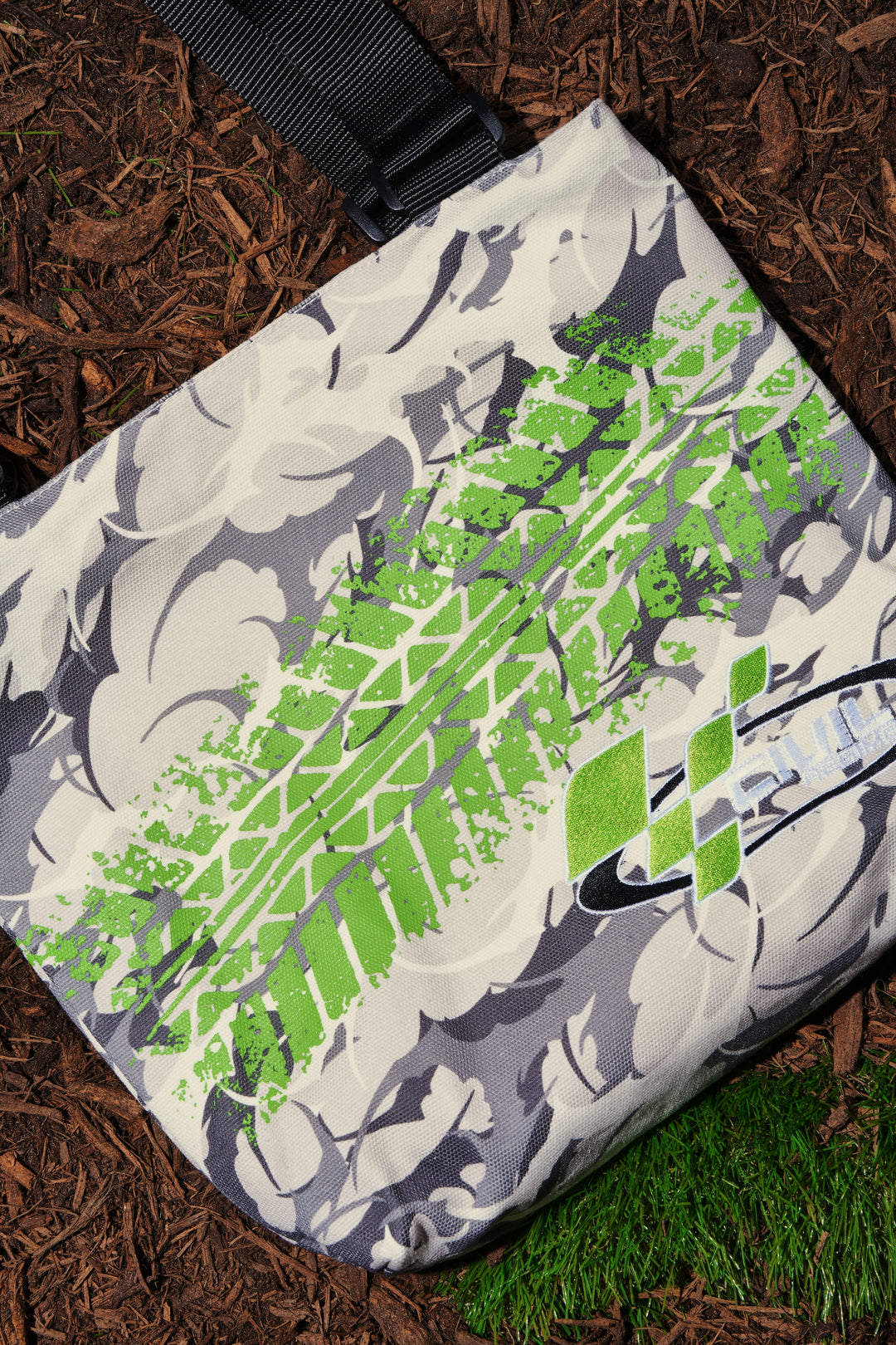 Greenline Tote Bag in Gray Camo