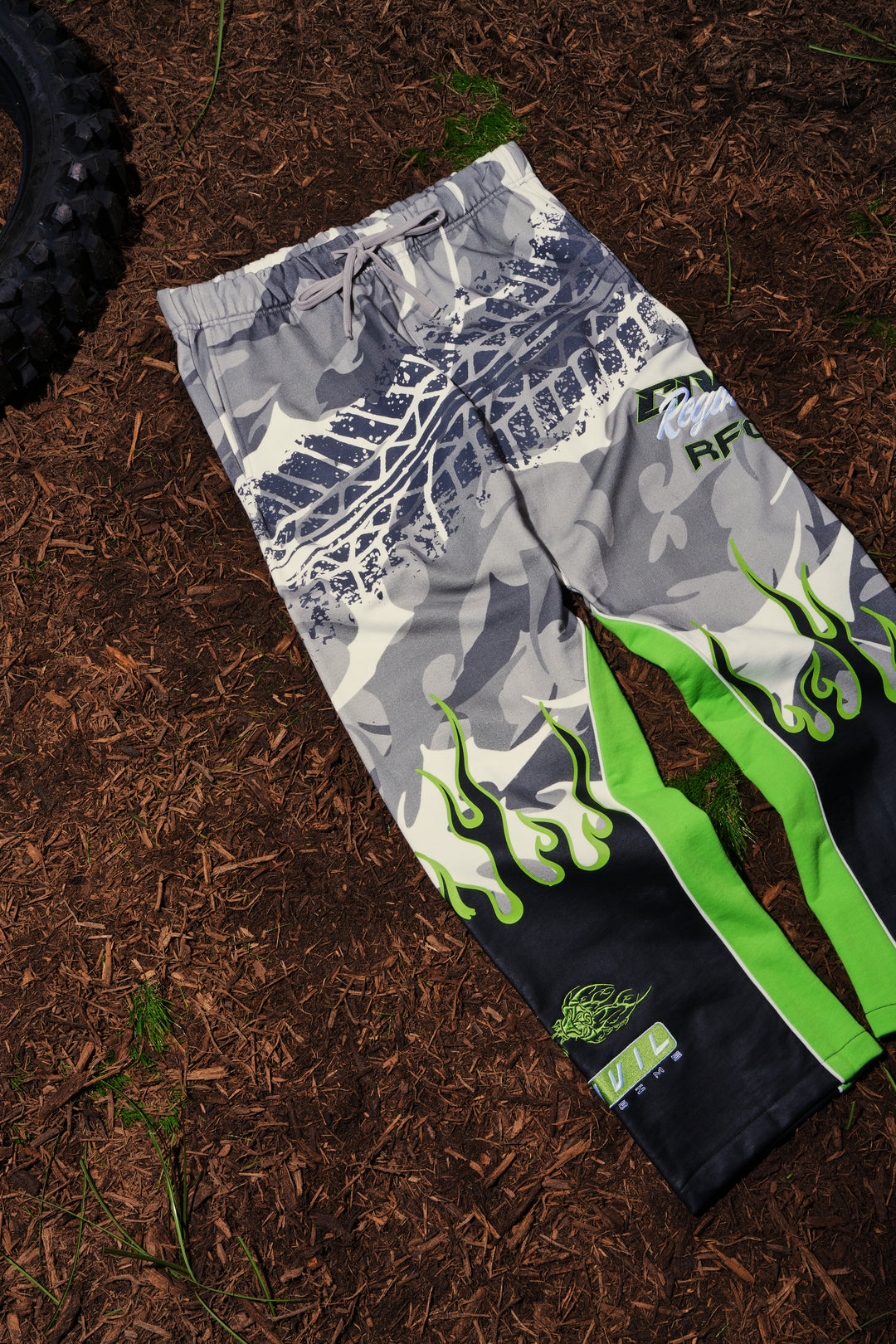 Extreme Regime Eternal Wide Leg Fleece Pants in Gray Camo