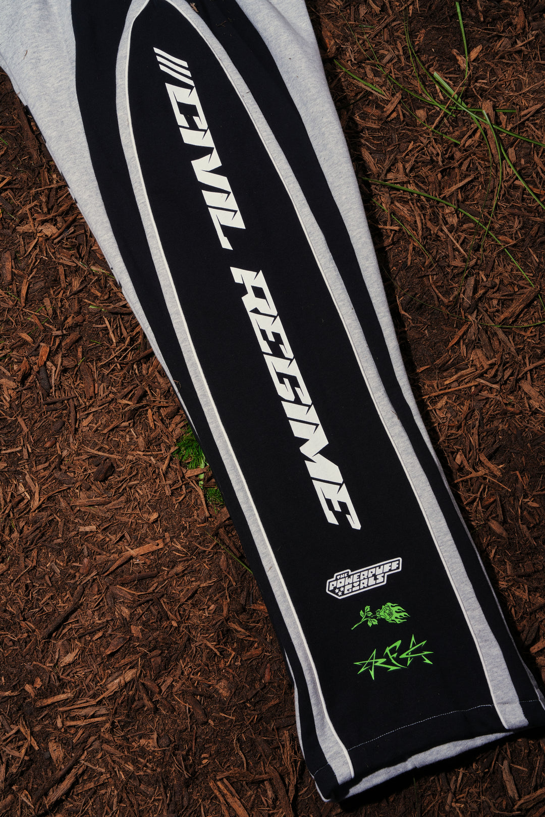 Citizens Of Townsville Eternal Wide Leg Fleece Pants in Heather Gray