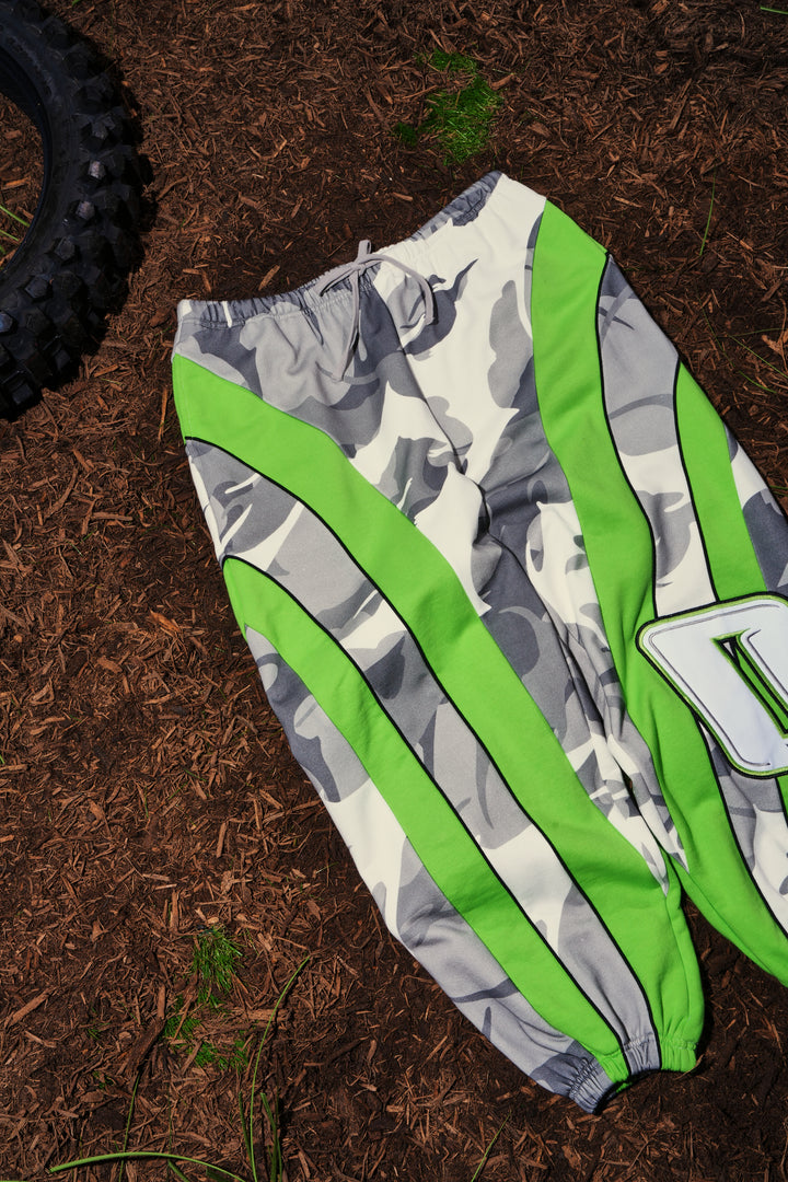 Arctic Warfare Lounger Sweat Pants in Camo