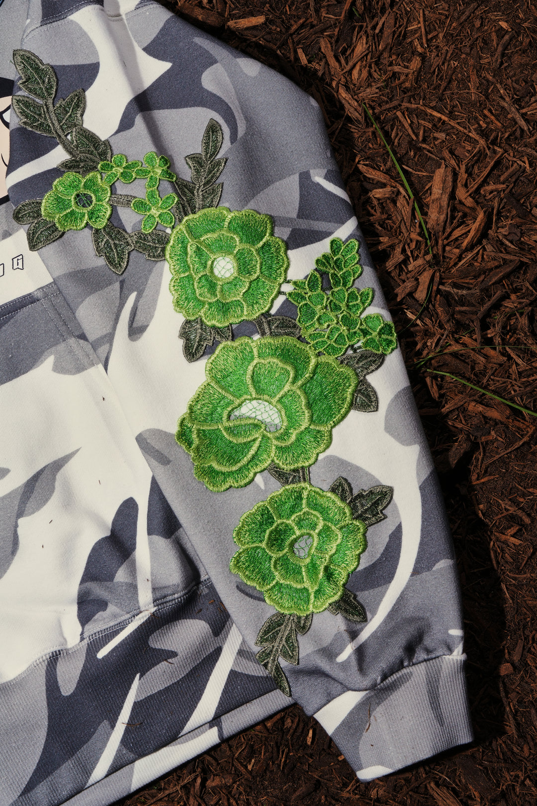 Lost Roses Hoodie in Green Camo