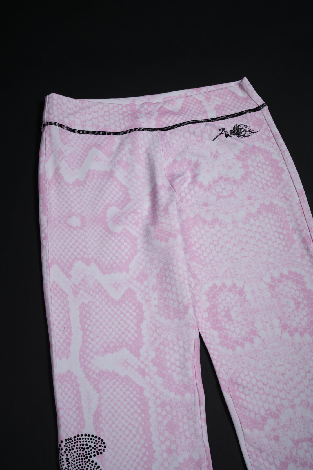 Serpent's Kiss Pookie Leggings in Baby Pink Snake