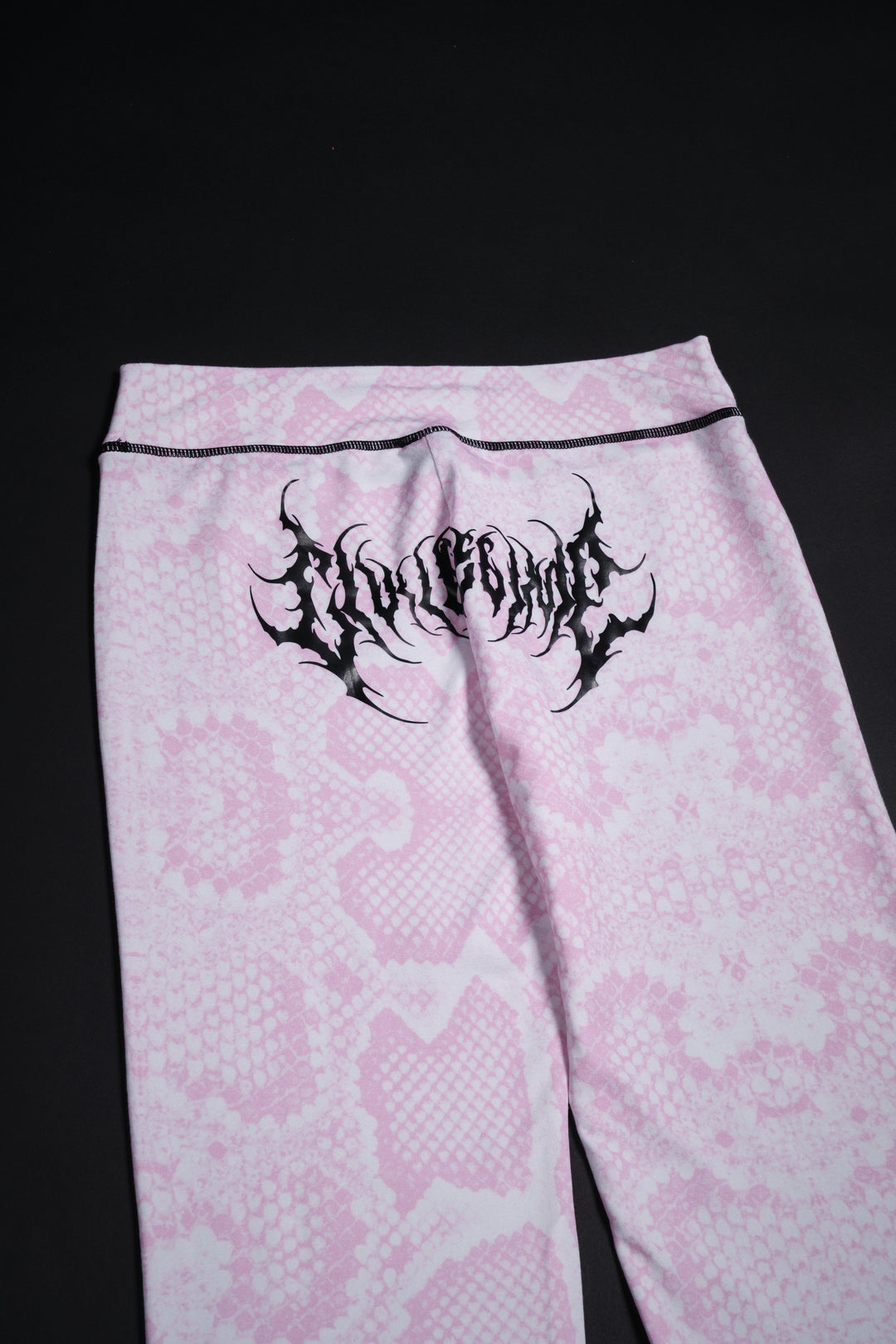 Serpent's Kiss Pookie Leggings in Baby Pink Snake