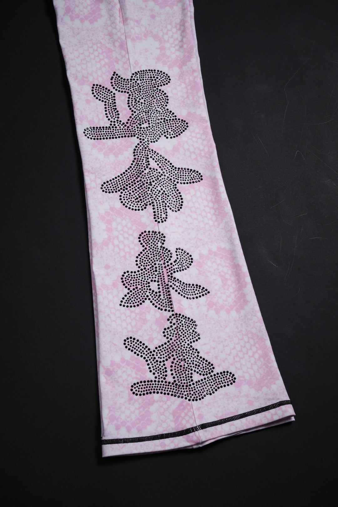 Serpent's Kiss Pookie Leggings in Baby Pink Snake