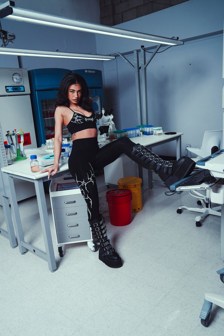 Midnight Veins Kelly Seamless Scrunch Leggings in Black