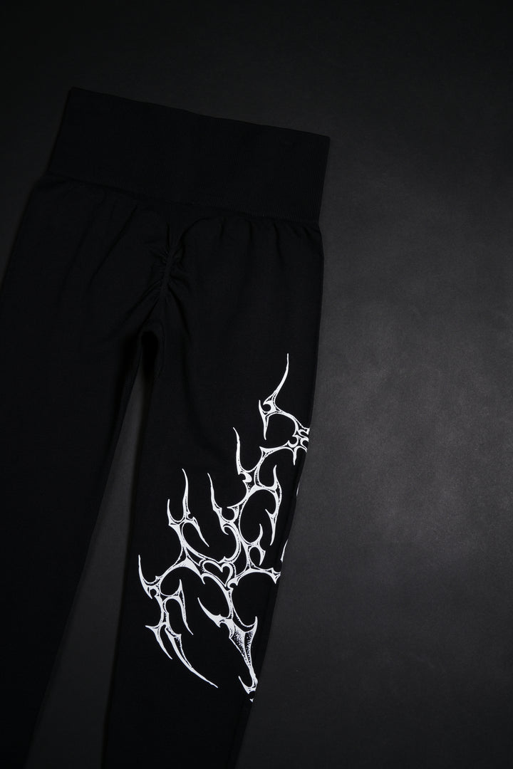 Midnight Veins Kelly Seamless Scrunch Leggings in Black