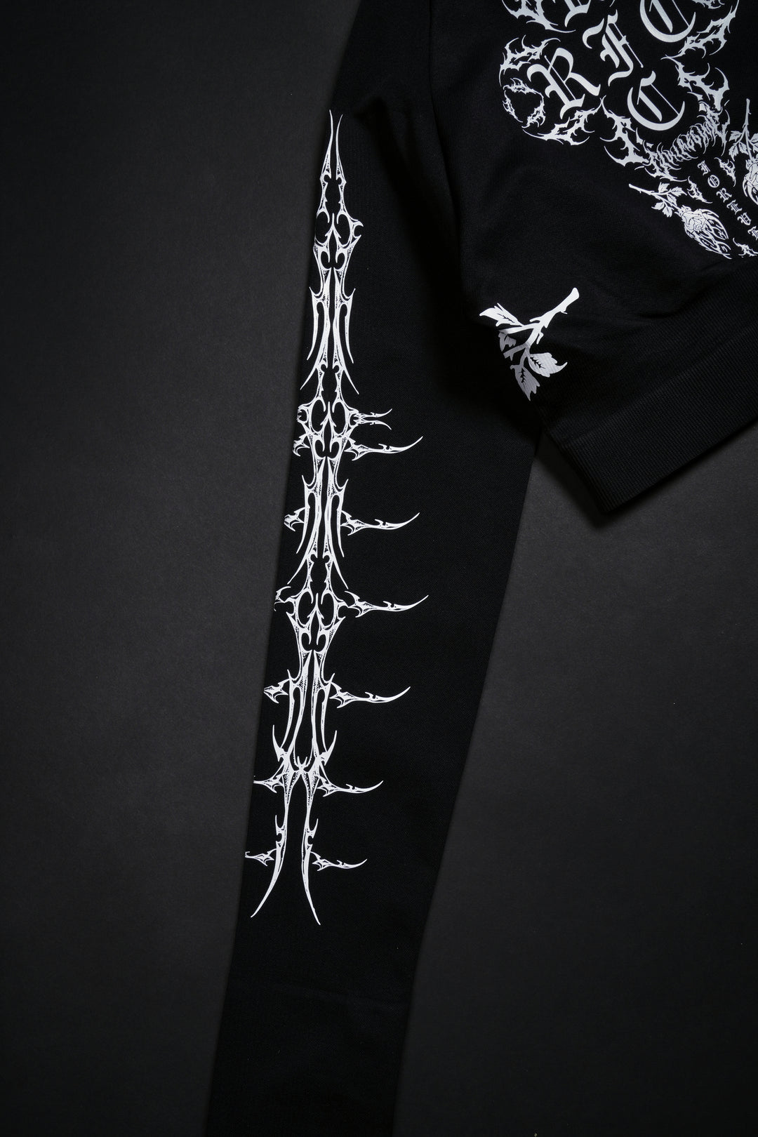 Sinister Bloom Seamless L/S Top in Black