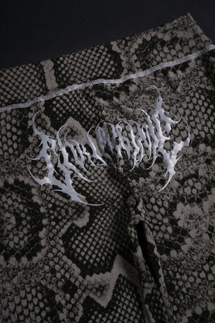 Serpent's Kiss Pookie Leggings in Tonal Black