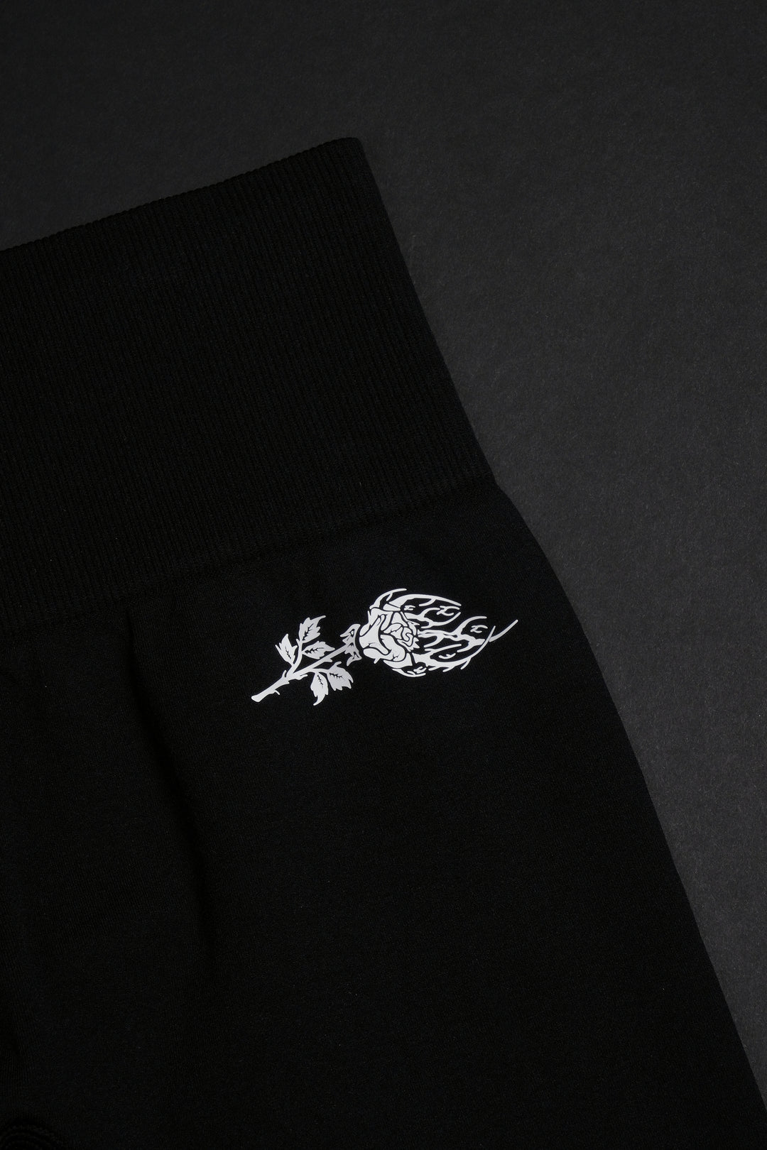 Chaos Core Kelly Seamless Scrunch Leggings in Black