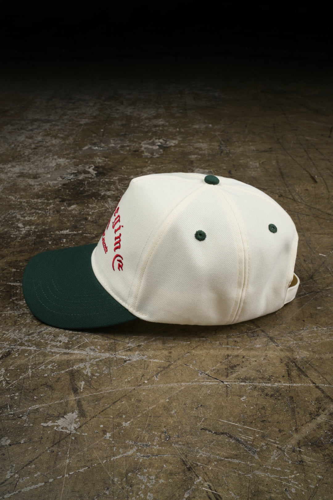 Hiding Strapback Hat in White/Green