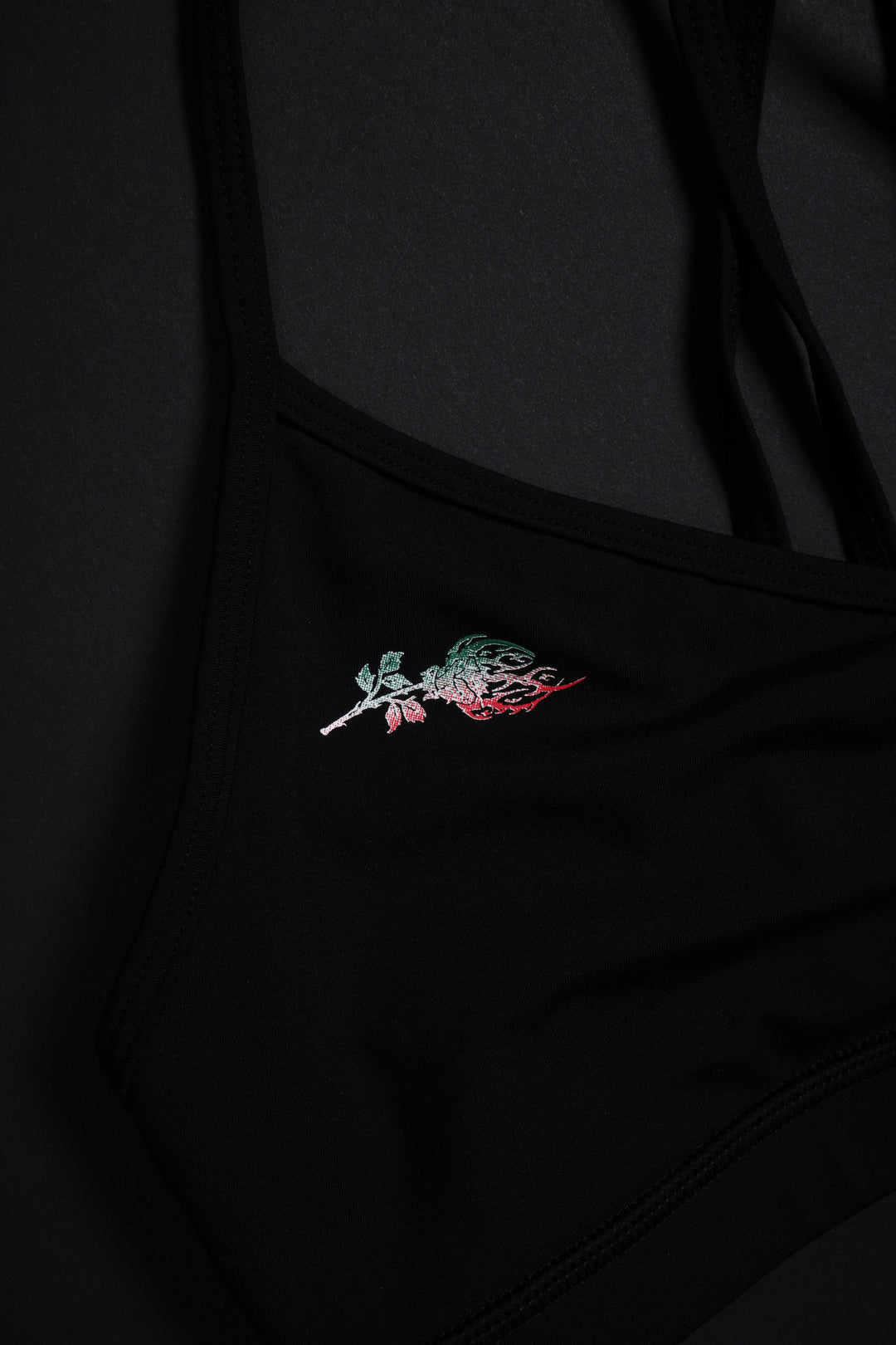 Rosa Llameante Nahstia Energy Bra in Black