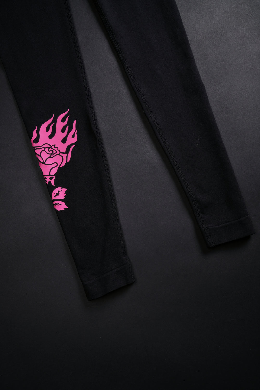 Concrete Kelly Seamless Scrunch Leggings in Black