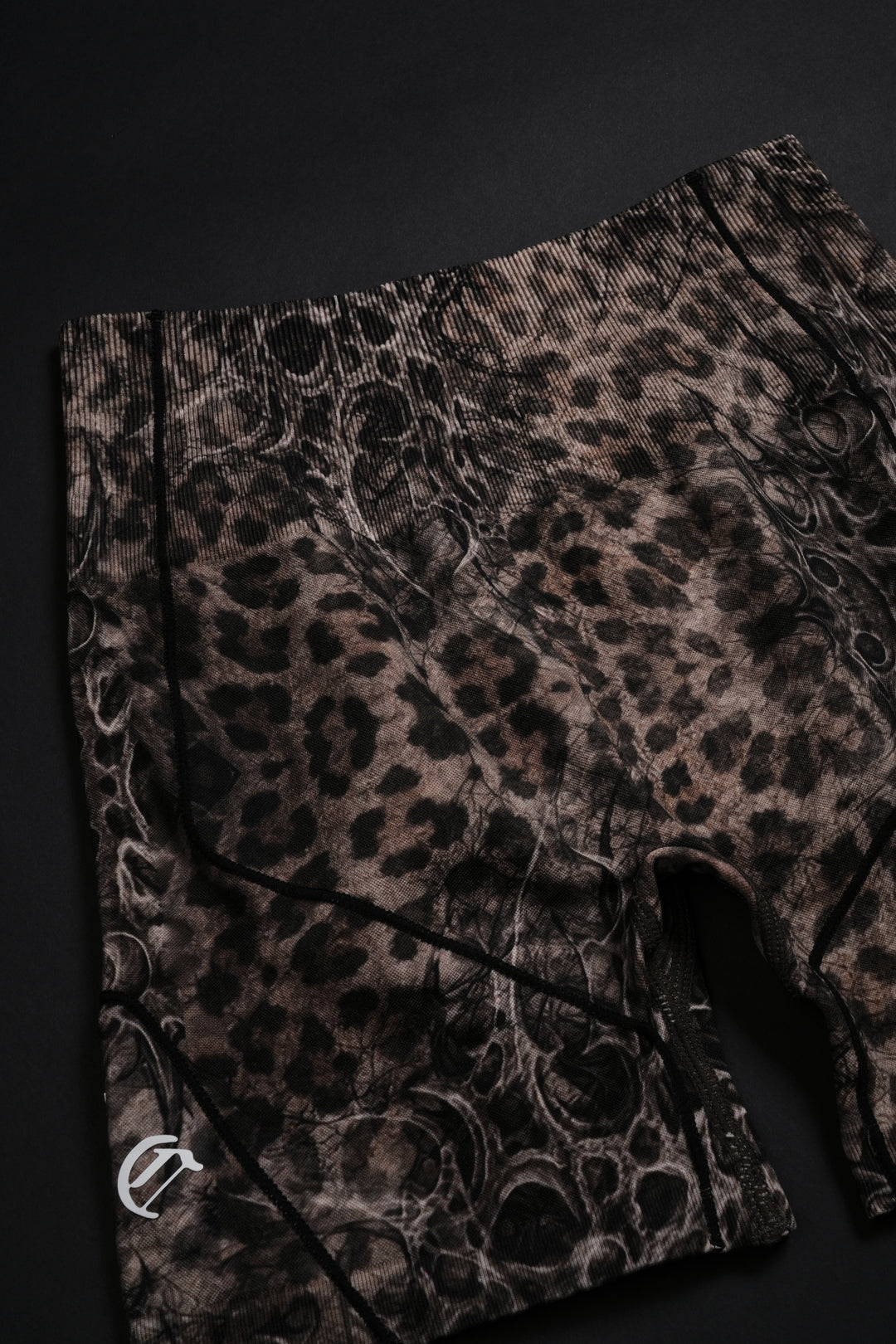 Infected Kelly Seamless Shorts in Cyber Leopard