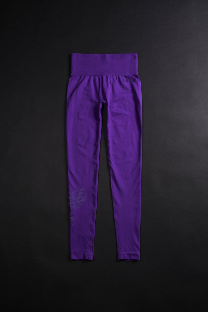 Kelly Seamless Scrunch Leggings in Deep Dark Purple