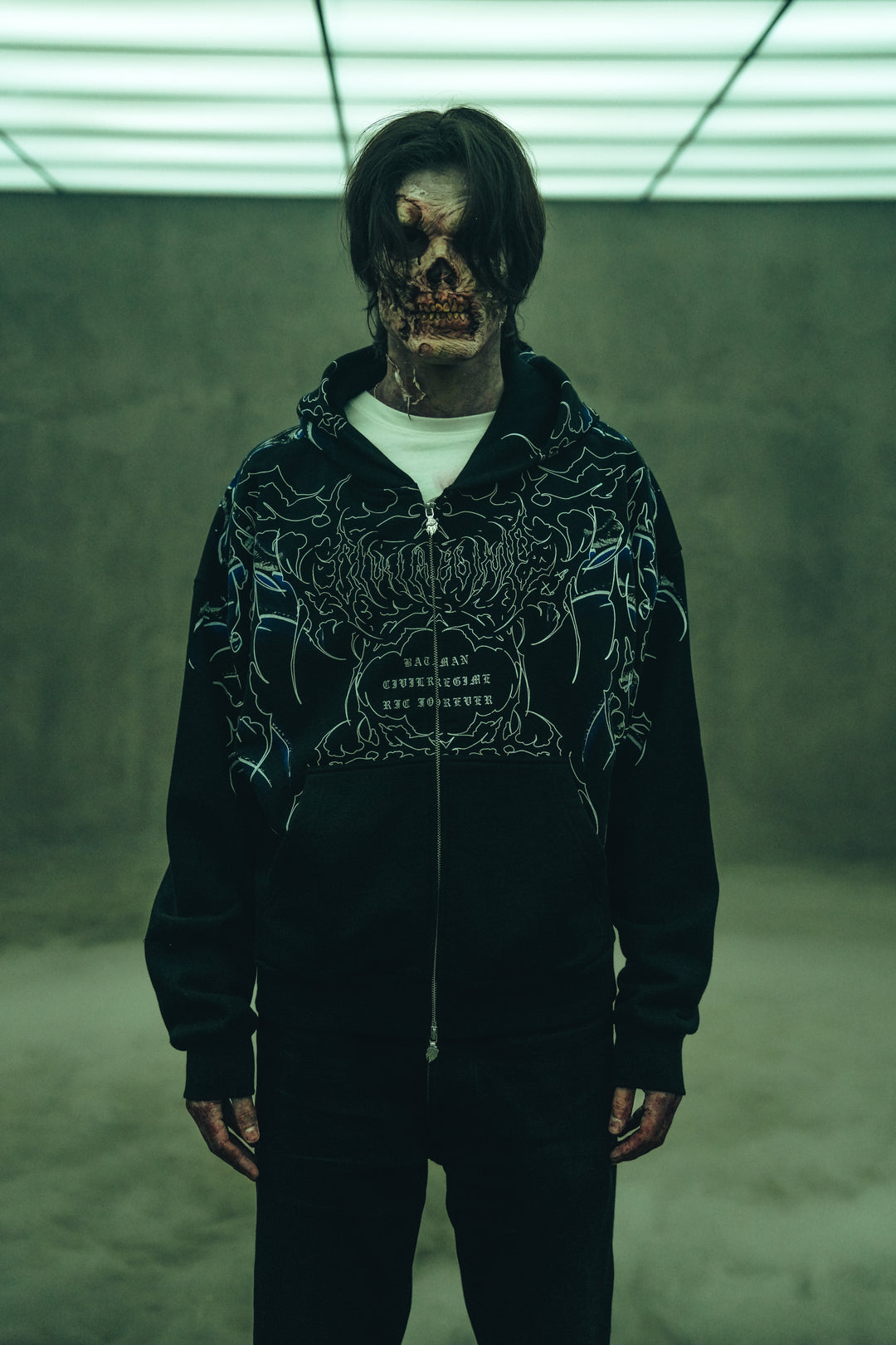 Throned Knight Outliers Distressed Zip Up Hoodie in Vintage Black