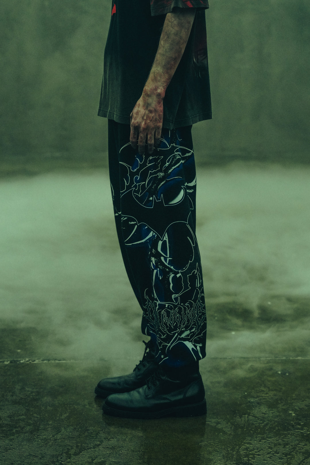 Throned Knight Lounger Sweat Pants in Vintage Black