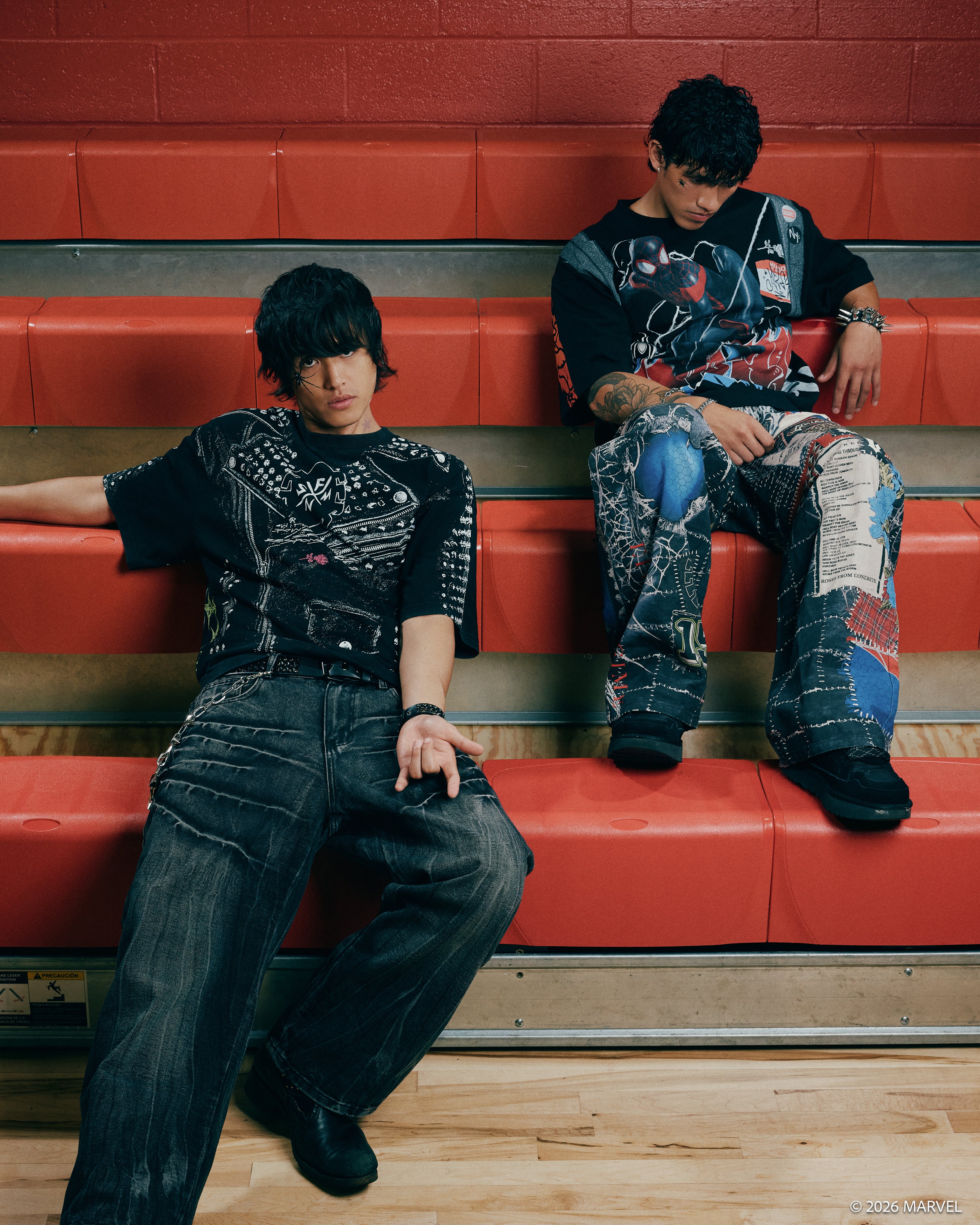b*h様 USED / N!ce round logo border tee 2 Circle Webs SBS 199X Oversized Tee in Vintage Black – Civil Regime